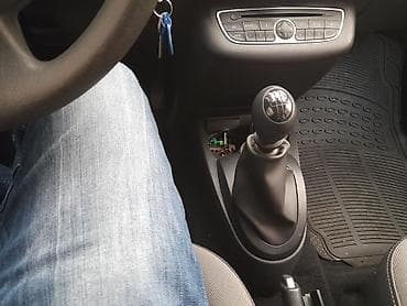 dve suknje po: Renault Twingo – gradski hečbek, 3 vrata, srebrna boja. Karoserija i na lalafo.rs — 8 dve suknje po: Renault Twingo – gradski hečbek, 3 vrata, srebrna boja. Karoserija i — 8