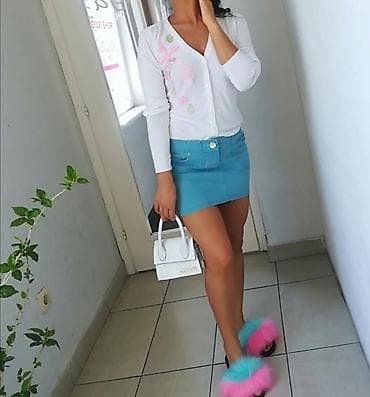 Prelepa mini suknja
VEL S-M na lalafo.rs — 2 Prelepa mini suknja
VEL S-M — 2