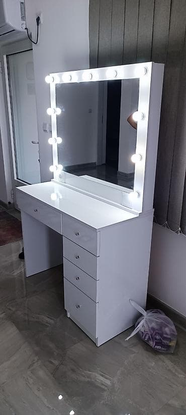 Ogledalo za sminkanje sa stolom Dimenzije 163x100x45 cm. Novo, izrada na lalafo.rs — 2 Ogledalo za sminkanje sa stolom Dimenzije 163x100x45 cm. Novo, izrada — 2