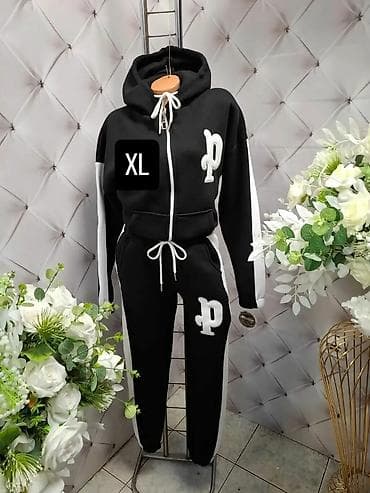 Dvoslojni ženski komplet trenerke sa kapuljačom, sastavljen od gornjeg na lalafo.rs Dvoslojni ženski komplet trenerke sa kapuljačom, sastavljen od gornjeg