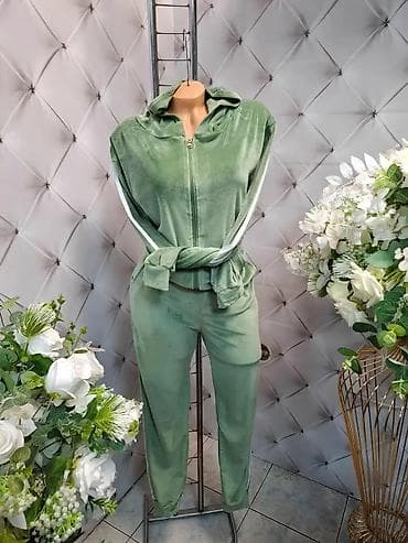 Women's Sweatsuits: Ženski komplet trenerke od mekog pliša/velura, dvodelni. 3xl, 4xl 5xl at lalafo.rs — 5 Women's Sweatsuits: Ženski komplet trenerke od mekog pliša/velura, dvodelni. 3xl, 4xl 5xl — 5