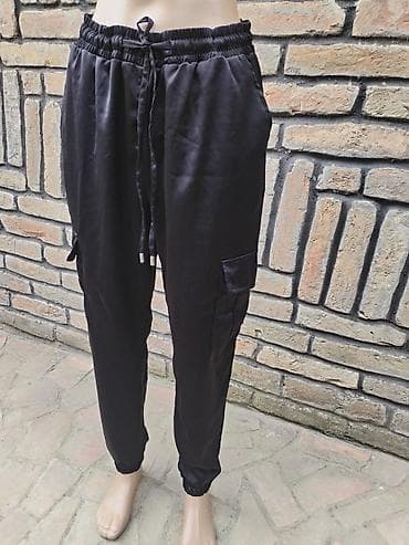 Amisu trenerka – ženske pantalone, veličina L. - Boja: crna - Model na lalafo.rs Amisu trenerka – ženske pantalone, veličina L. - Boja: crna - Model