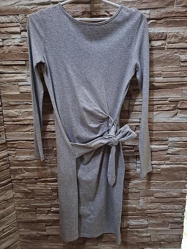 kom sa etiketom: Siva haljina Feedback, veličina 36. - Kroj: uska silueta do kolena at lalafo.rs — 2 kom sa etiketom: Siva haljina Feedback, veličina 36. - Kroj: uska silueta do kolena — 2