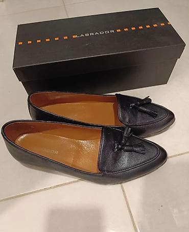 Crne kožne mokasine Labrador sa ukrasnim resama. Elegantne i udobne na lalafo.rs — 2 Crne kožne mokasine Labrador sa ukrasnim resama. Elegantne i udobne — 2