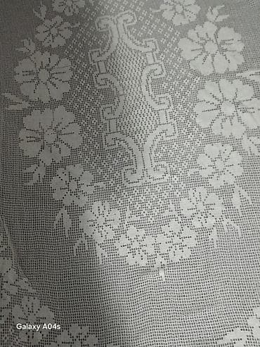 Stolnjak ručni rad, dimenzija 130x160 nekorišćen Opis: - Ručno rađen na lalafo.rs — 1 Stolnjak ručni rad, dimenzija 130x160 nekorišćen Opis: - Ručno rađen — 1