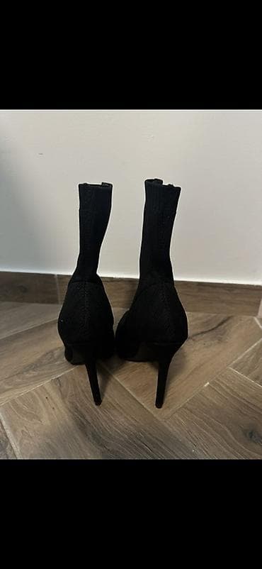 Crne ženske čizme-čarape na štiklu Predivne crne stikle nosene samo na lalafo.rs — 2 Crne ženske čizme-čarape na štiklu Predivne crne stikle nosene samo — 2