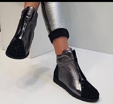 Unikatne kožne
Br 38
Jako malo nošene na lalafo.rs — 1 Unikatne kožne
Br 38
Jako malo nošene — 1