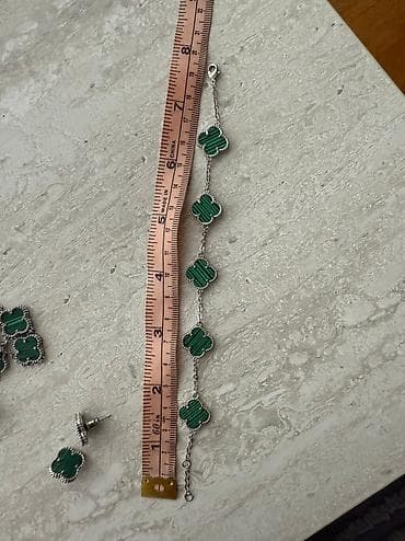 Garnitura “van cleef and arpels”. Narukvica, mindjuse i ogrlica. • at lalafo.rs — 2 Garnitura “van cleef and arpels”. Narukvica, mindjuse i ogrlica. • — 2