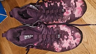 Patike u odličnom stanju. Korištene za salu u veličini 37,5 at lalafo.rs — 4 Patike u odličnom stanju. Korištene za salu u veličini 37,5 — 4