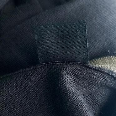 Džemper hugo boss, vel. M marka: hugo boss veličina: m materijal na lalafo.rs — 3 Džemper hugo boss, vel. M marka: hugo boss veličina: m materijal — 3