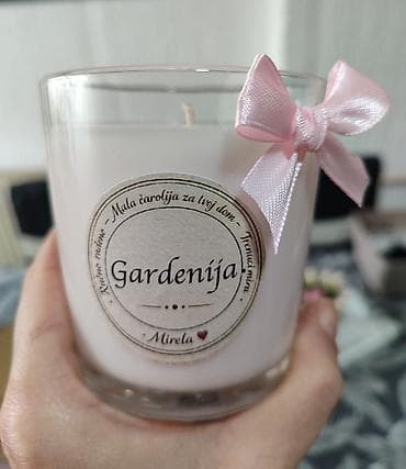 Ručno rađena mirisna sveća od soja-kokos voska Ručno rađena mirisna na lalafo.rs Ručno rađena mirisna sveća od soja-kokos voska Ručno rađena mirisna