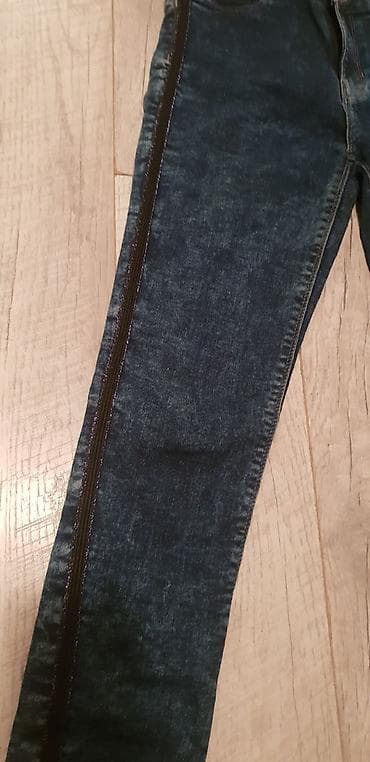 Farmerice tamno plavi teksas sa crnim trakama sa strane,dubok na lalafo.rs — 2 Farmerice tamno plavi teksas sa crnim trakama sa strane,dubok — 2