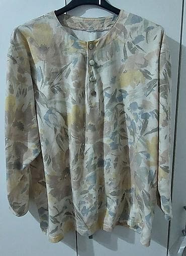 Ženska bluzica dugih rukava sa floralnim dezenom - Model na lalafo.rs Ženska bluzica dugih rukava sa floralnim dezenom - Model