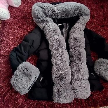 Jakna Xl sa vrlo bogatim krznom. Pretopla je at lalafo.rs — 1 Jakna Xl sa vrlo bogatim krznom. Pretopla je — 1