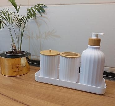 Set galanterije za kupatilo. 4 u 1 . dozer za sapun, čaša za na lalafo.rs — 1 Set galanterije za kupatilo. 4 u 1 . dozer za sapun, čaša za — 1