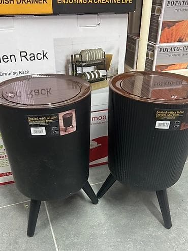 Dekorativne kante sa poklopcem i nogicama - Moderni cilindrični na lalafo.rs Dekorativne kante sa poklopcem i nogicama - Moderni cilindrični