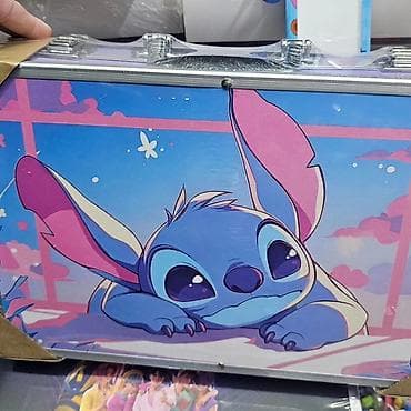 Kofer stitch sa bojicama Dostupna 2 dezena/2 boje kofera - lila i na lalafo.rs — 2 Kofer stitch sa bojicama Dostupna 2 dezena/2 boje kofera - lila i — 2