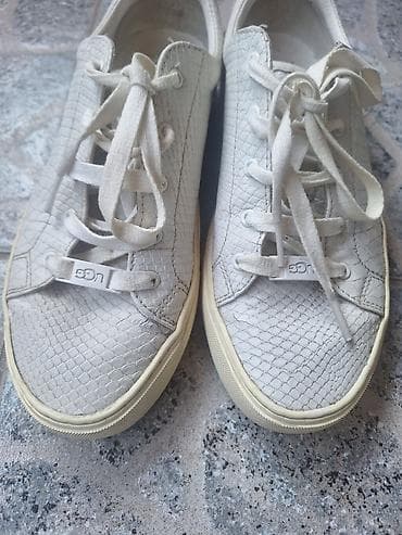 Ugg original kozne patike, naznacena velicina 38, vise odgovaraju za at lalafo.rs — 10 Ugg original kozne patike, naznacena velicina 38, vise odgovaraju za — 10