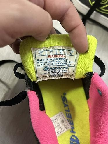 Heelys patike sa točkićima – model Voyager - Brend: Heelys - Model at lalafo.rs — 4 Heelys patike sa točkićima – model Voyager - Brend: Heelys - Model — 4