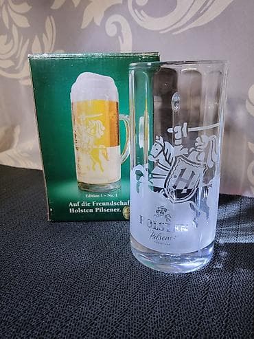 Nova krigla,vintaz Holsten Pilsner. Krigla nova,sve na njoj odsjaj od na lalafo.rs Nova krigla,vintaz Holsten Pilsner. Krigla nova,sve na njoj odsjaj od