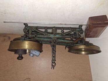 Antique vases & decor: Antikvarna dvokraka vaga sa tegovima - Tip: mehanička balans-vaga sa at lalafo.rs — 2 Antique vases & decor: Antikvarna dvokraka vaga sa tegovima - Tip: mehanička balans-vaga sa — 2