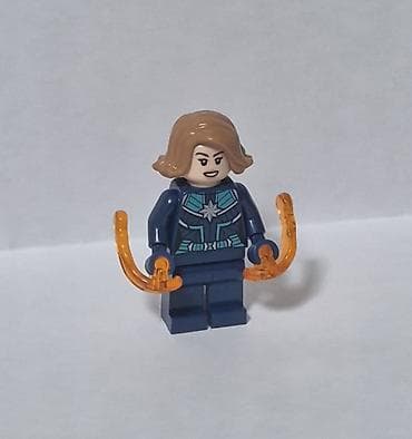 Lego figurica Captain Marvel u odličnom stanju,original lego, sa dva na lalafo.rs Lego figurica Captain Marvel u odličnom stanju,original lego, sa dva