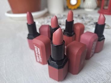 Set ruževa za usne – raznovrsni tonovi i finiši - Više različitih na lalafo.rs — 7 Set ruževa za usne – raznovrsni tonovi i finiši - Više različitih — 7