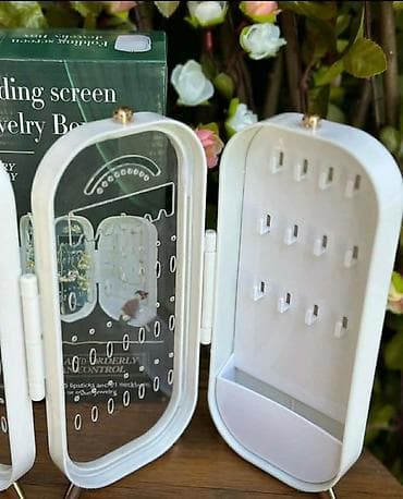 Organizator nakita U beloj boji Za minđuše, lančiće, narukvice Na na lalafo.rs — 5 Organizator nakita U beloj boji Za minđuše, lančiće, narukvice Na — 5