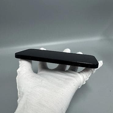 Apple iPhone 13– crni, ravnih ivica, staklena zadnja strana i na lalafo.rs — 1 Apple iPhone 13– crni, ravnih ivica, staklena zadnja strana i — 1