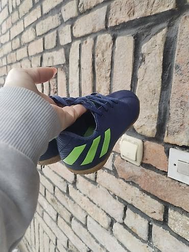 Adidas patike za decake br 33 nigde odlepljene na lalafo.rs — 2 Adidas patike za decake br 33 nigde odlepljene — 2