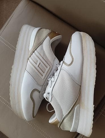 Tommy Hilfiger patike kao nove 38, gazište 24cm na lalafo.rs — 5 Tommy Hilfiger patike kao nove 38, gazište 24cm — 5