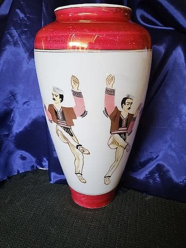 Vases and pots: Vaza nova Jugoporcelan Titov Veles iz 70ih.god. Nova vaza at lalafo.rs — 2 Vases and pots: Vaza nova Jugoporcelan Titov Veles iz 70ih.god. Nova vaza — 2
