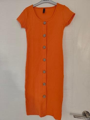 Narandžasta haljina marke Evaroza sa kratkim rukavima i okruglim na lalafo.rs Narandžasta haljina marke Evaroza sa kratkim rukavima i okruglim