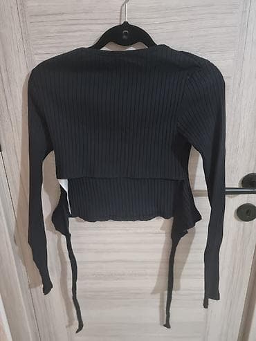 Crni rebrasti džemper/top sa dugim rukavima – FB Sister, veličina M na lalafo.rs — 2 Crni rebrasti džemper/top sa dugim rukavima – FB Sister, veličina M — 2