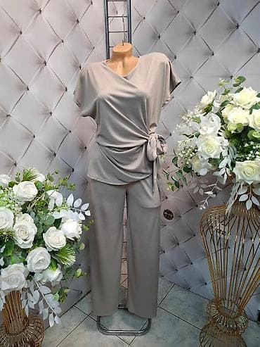 kom sa etiketom: Ženski komplet – bluzica i pantalone - Model: dvodelni komplet sa at lalafo.rs — 1 kom sa etiketom: Ženski komplet – bluzica i pantalone - Model: dvodelni komplet sa — 1