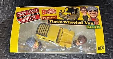 Only Fools and Horses Box Set - Del Boy i Rodney sa autom 4499 lično na lalafo.rs — 3 Only Fools and Horses Box Set - Del Boy i Rodney sa autom 4499 lično — 3