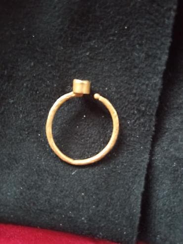 Stari prsten sa crnim kamenčićem na lalafo.rs — 2 Stari prsten sa crnim kamenčićem — 2