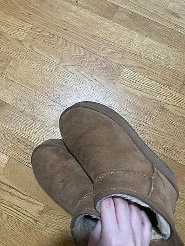 Ugg obuća 40, bоја - Braon na lalafo.rs — 2 Ugg obuća 40, bоја - Braon — 2