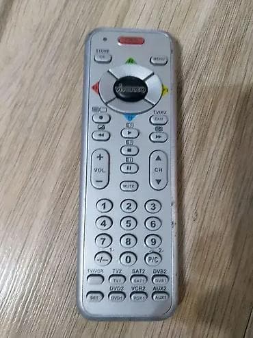 Electronics: 1. total control universal remote control 11 1208r00 2. vivanco ur12 at lalafo.rs — 2 Electronics: 1. total control universal remote control 11 1208r00 2. vivanco ur12 — 2