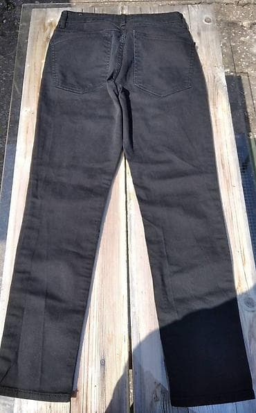 pantalone butiku ali: Farmerice vel.L ili br.32 u skoro novom stanju na lalafo.rs — 3 pantalone butiku ali: Farmerice vel.L ili br.32 u skoro novom stanju — 3