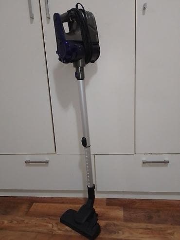 kom sa etiketom: Usisivač štapni (žičani) sa posudom za prašinu - Tip: štapni usisivač at lalafo.rs — 1 kom sa etiketom: Usisivač štapni (žičani) sa posudom za prašinu - Tip: štapni usisivač — 1