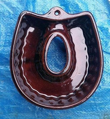 kom sa etiketom: Stara keramička forma modla za kolače. Extra rare! Stara keramička at lalafo.rs — 2 kom sa etiketom: Stara keramička forma modla za kolače. Extra rare! Stara keramička — 2