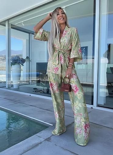 Kompleti
Cena 3300
Vel. s m l xl
V27 na lalafo.rs Kompleti
Cena 3300
Vel. s m l xl
V27