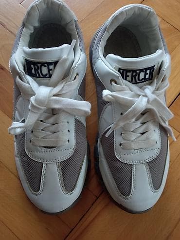 Mercer patike kao nove koža, tabanica 24cm. Predobre! na lalafo.rs — 1 Mercer patike kao nove koža, tabanica 24cm. Predobre! — 1