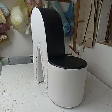 Stilske stolice: Dekorativna stolica u obliku ženske štikle. - Unikatni dizajn: naslon na lalafo.rs — 1 Stilske stolice: Dekorativna stolica u obliku ženske štikle. - Unikatni dizajn: naslon — 1