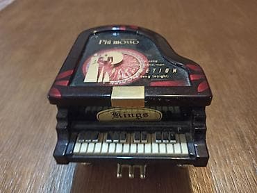 Neispravna muzička kutija - klavir na lalafo.rs Neispravna muzička kutija - klavir