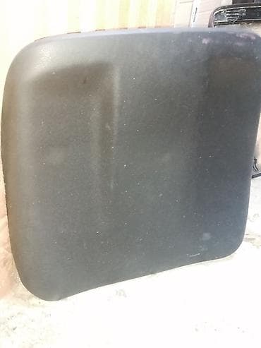 Leđa prednjih sedišta za Audi A4 B7 (do 2008). Cena je za par (2 kom.) na lalafo.rs Leđa prednjih sedišta za Audi A4 B7 (do 2008). Cena je za par (2 kom.)