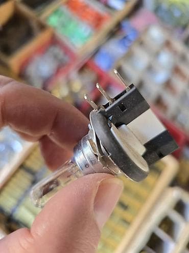 Sijalica za auto. H15-12v-55w Komad 1200din novo kvalitetno. H7 na lalafo.rs — 4 Sijalica za auto. H15-12v-55w Komad 1200din novo kvalitetno. H7 — 4