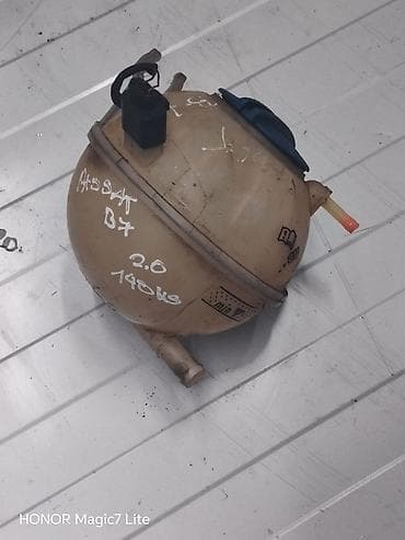 Pasat b7 posuda za rashladnu tečnost 2.0 TDI 140 KS na lalafo.rs Pasat b7 posuda za rashladnu tečnost 2.0 TDI 140 KS