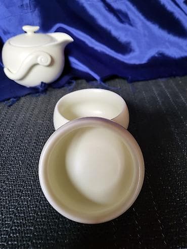 Servis vintaz,nov porcelanski za caj za dvoje. Perfektan rad i na lalafo.rs — 4 Servis vintaz,nov porcelanski za caj za dvoje. Perfektan rad i — 4